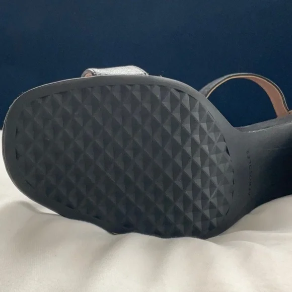 AEROSOLES Black Sandals with Gold Buckle - Picture 4 of 4